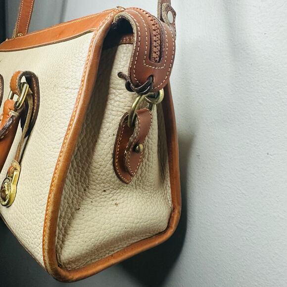 Vintage DOONEY & BOURKE Bone White Tan 1980s Leather Crossbody Straps Handbag - Picture 3 of 14